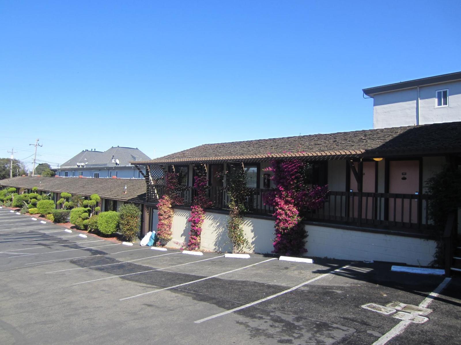 Monterey fairgrounds inn