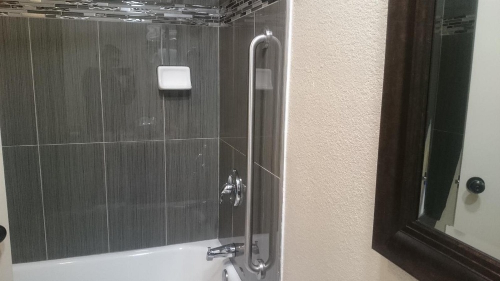 Monterey fairgrounds inn Main image